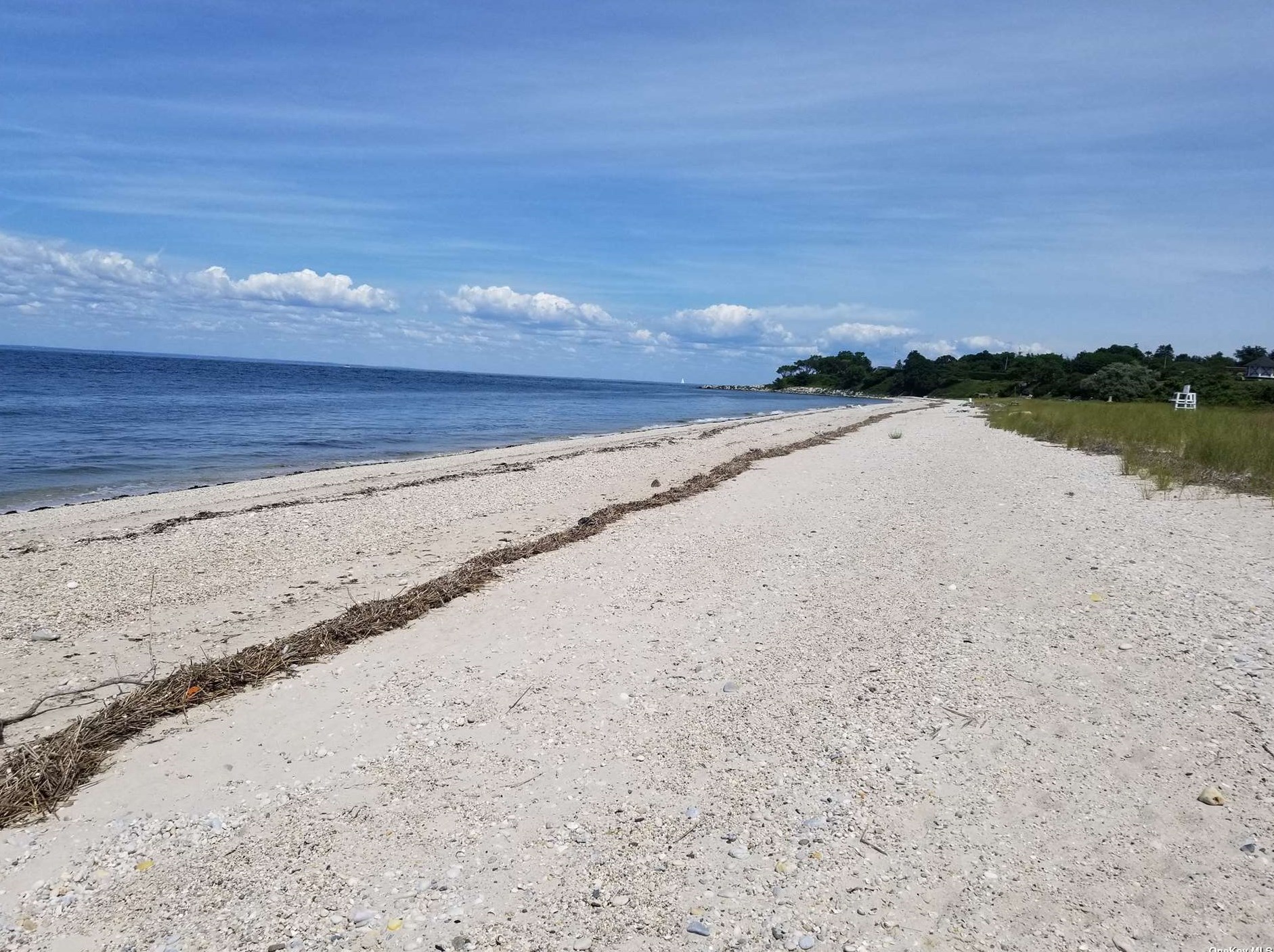 5 Evans Ln, Strongs Neck NY  exterior