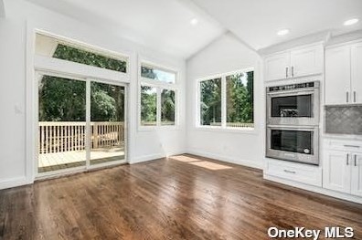 5 Evans Ln, Strongs Neck NY  exterior