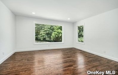 5 Evans Ln, Strongs Neck NY  exterior