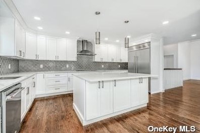 5 Evans Ln, Strongs Neck NY  exterior