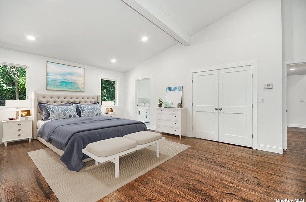 5 Evans Ln, Strongs Neck NY  exterior