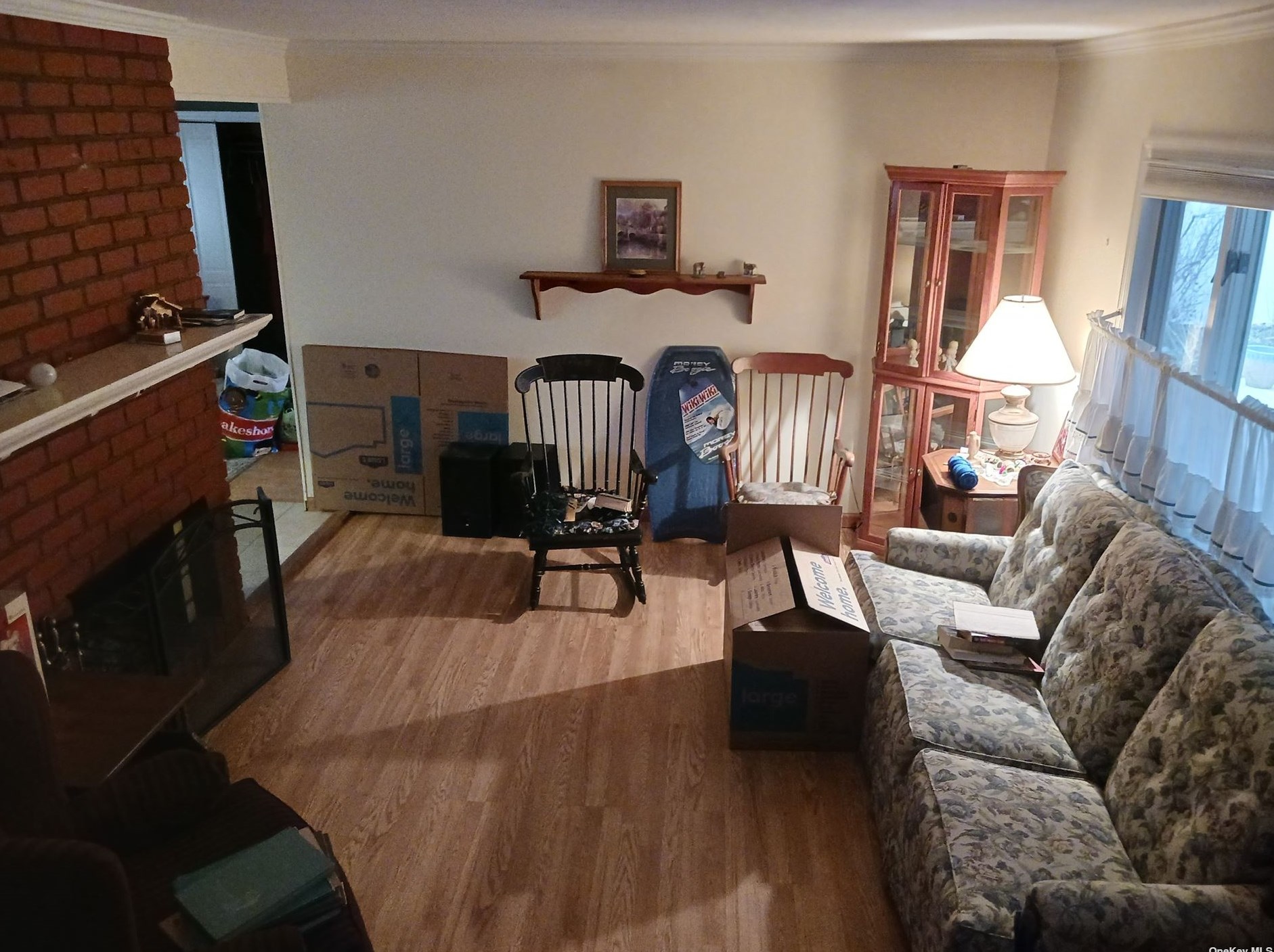 21 April Ln, Hicksville NY  11801-4411 exterior
