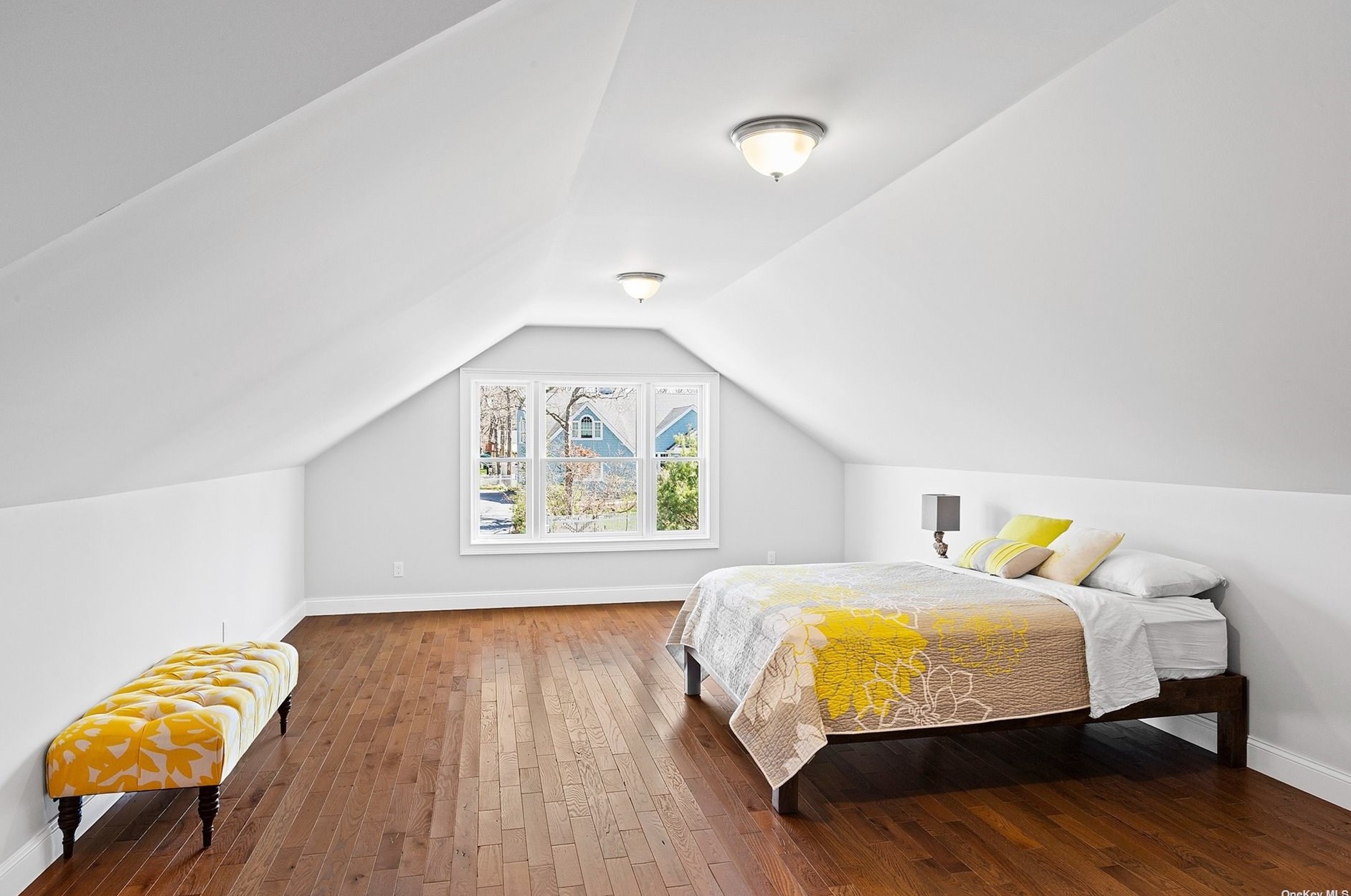 8 Quail Run, Hampton Bays NY  11946-1425 exterior