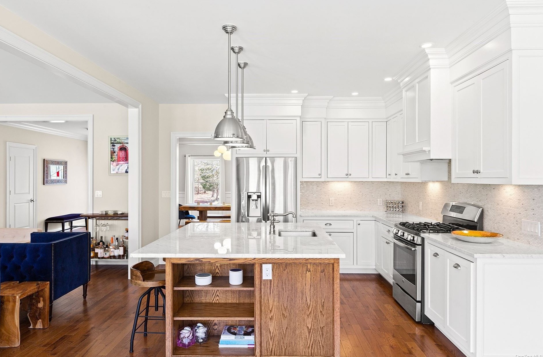 8 Quail Run, Hampton Bays NY  11946-1425 exterior
