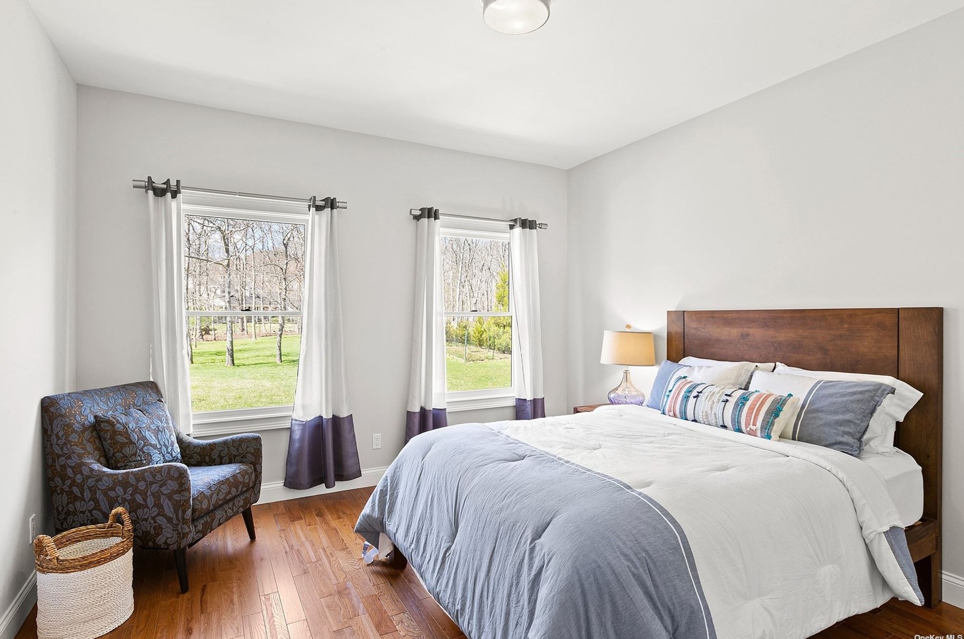 8 Quail Run, Hampton Bays NY  11946-1425 exterior