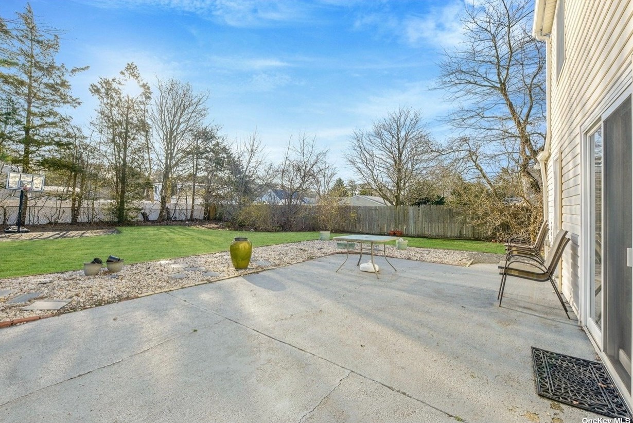 23 Torrey Pine Ln, Gordon Heights NY  11763-4212 exterior