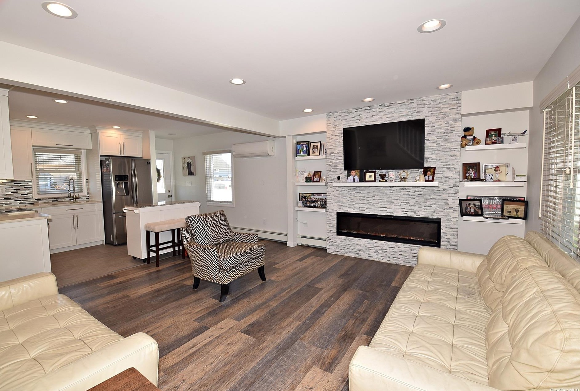 47 Coachman Ln, Plainedge NY  11756-4348 exterior