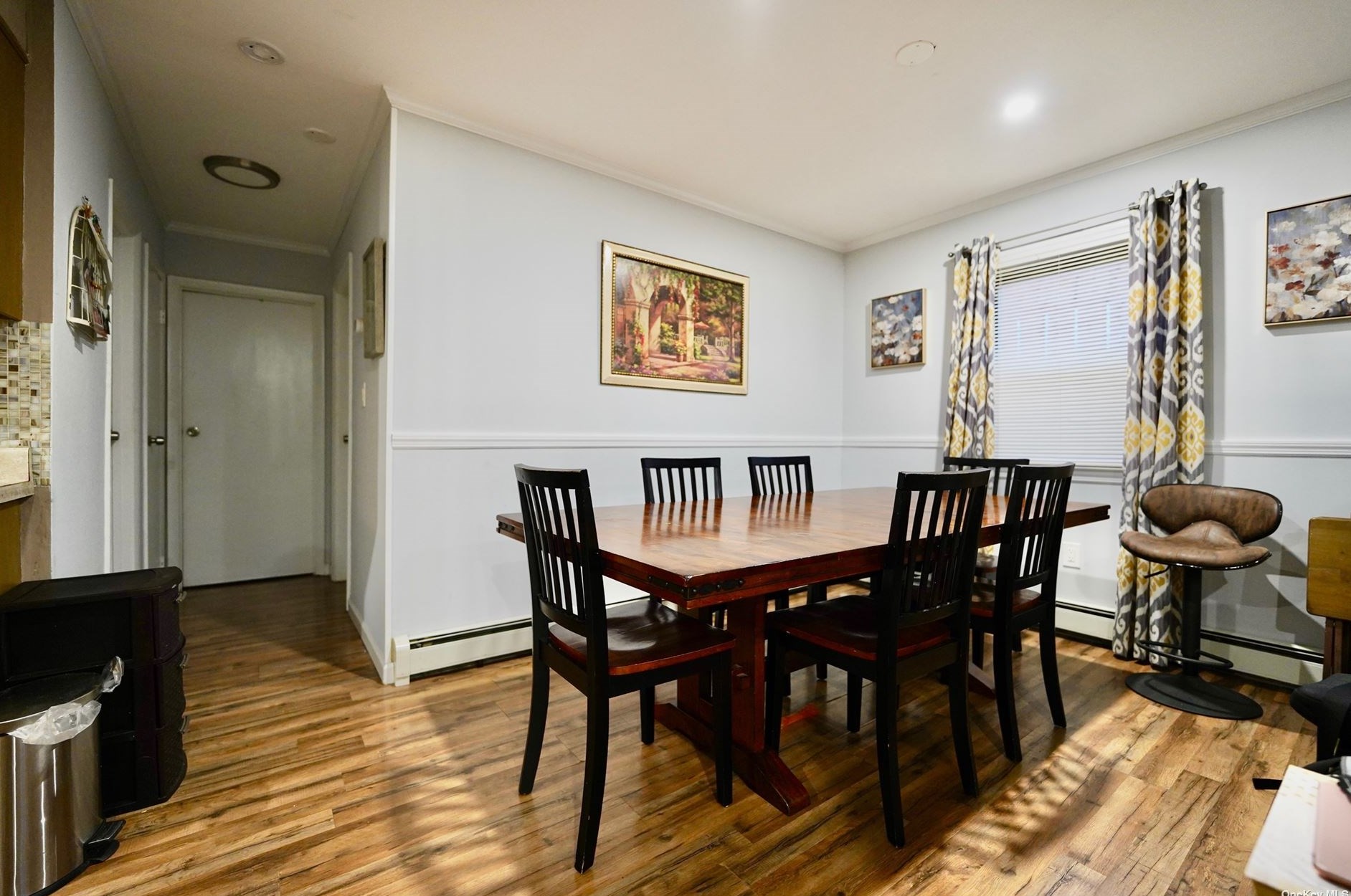 2480 Poppy St, Hempstead NY  11554-5210 exterior