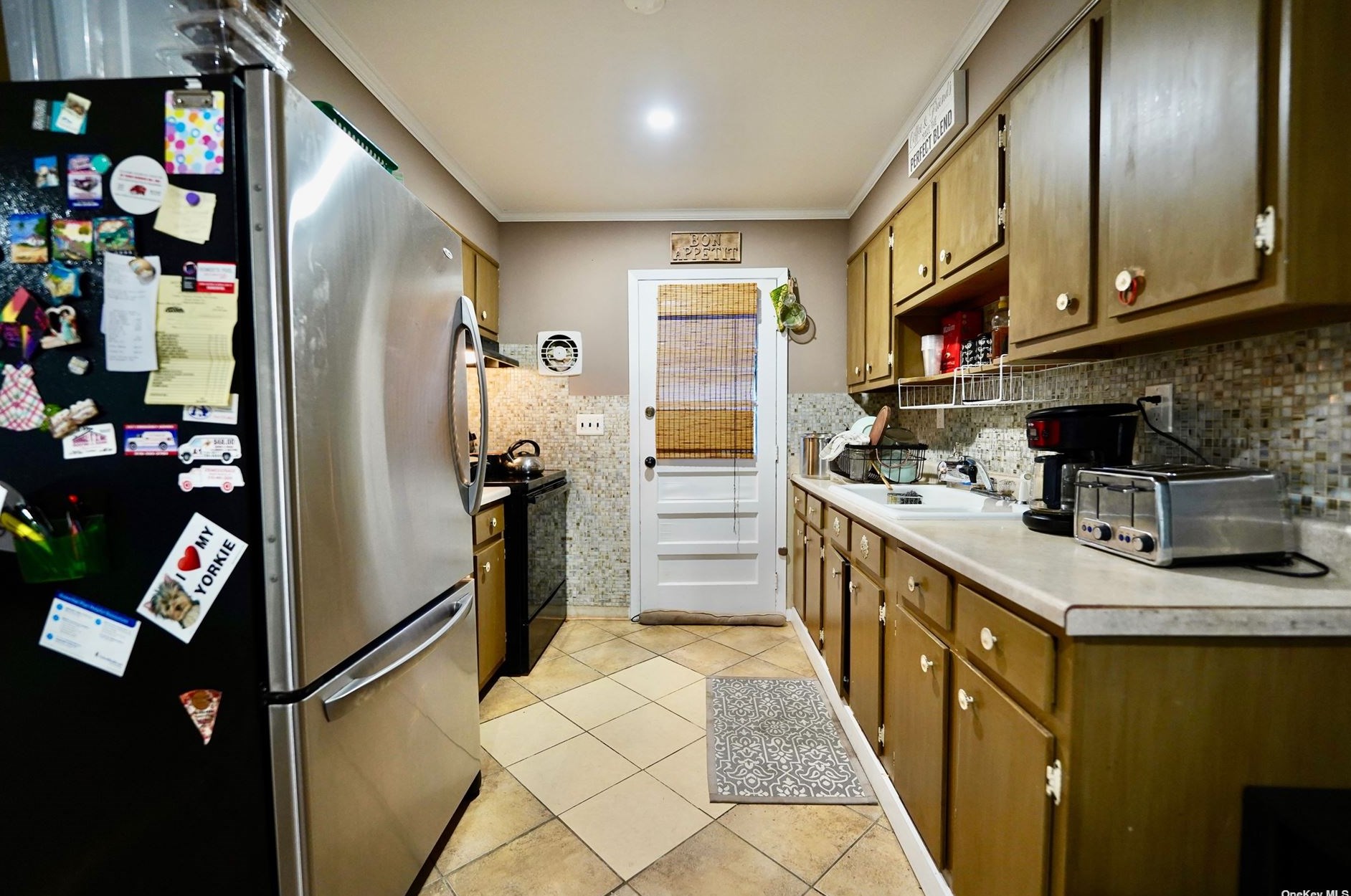 2480 Poppy St, Hempstead NY  11554-5210 exterior