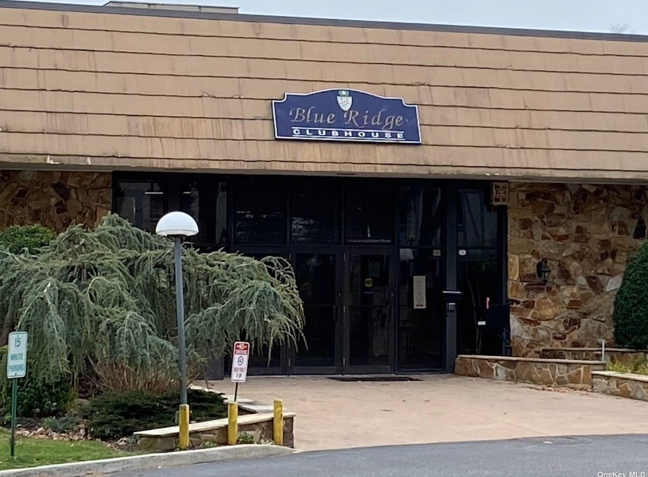 345 Birchwood Rd, Gordon Heights NY  11763-1235 exterior