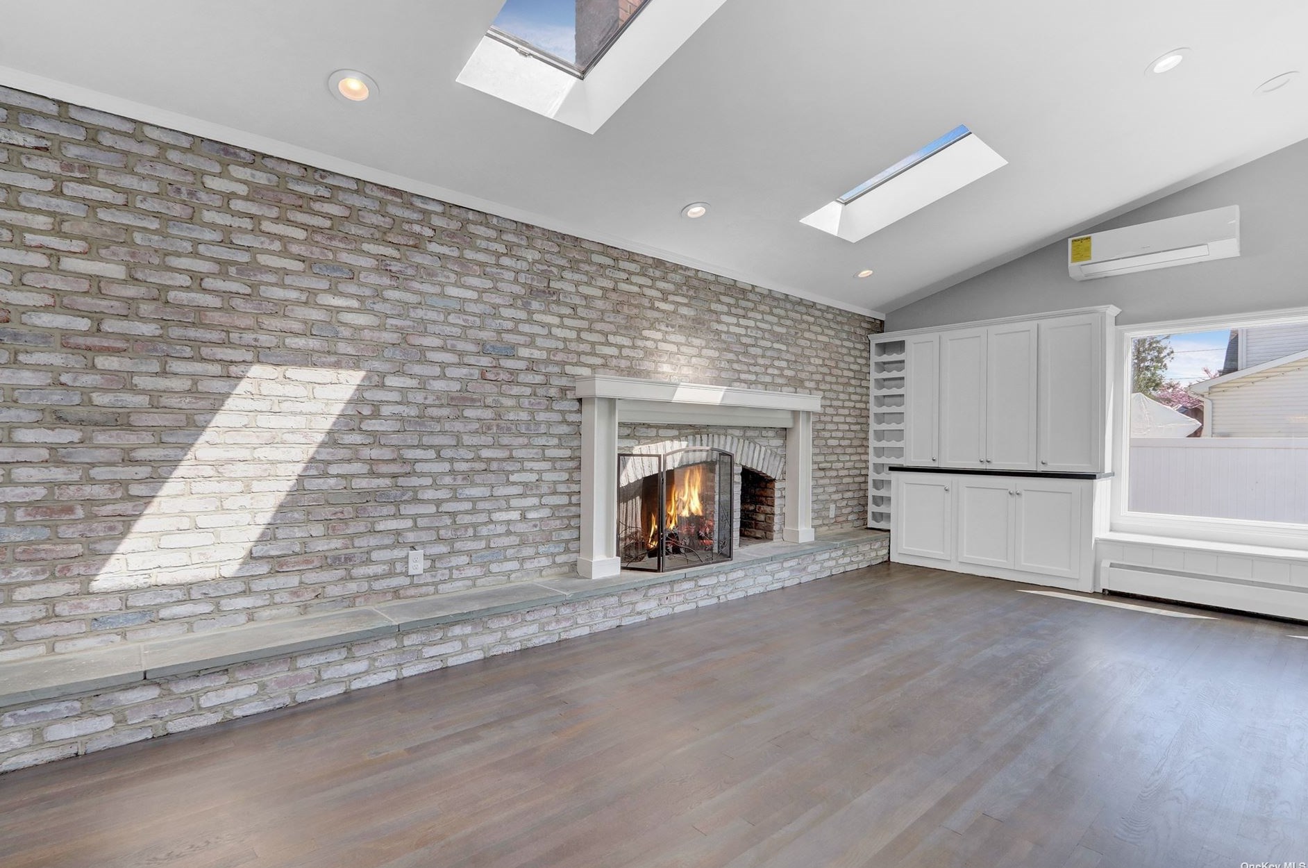 95 Henrietta Ave, Rockville Centre NY  11572-5009 exterior