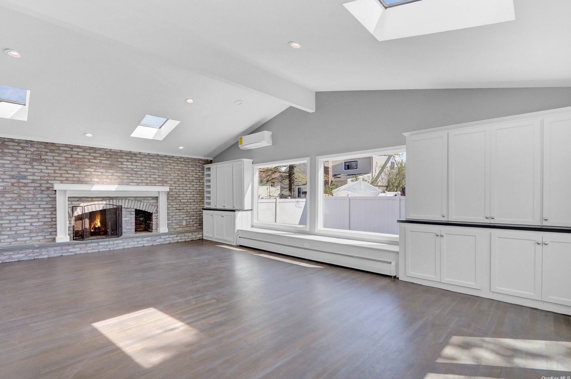 95 Henrietta Ave, Rockville Centre NY  11572-5009 exterior