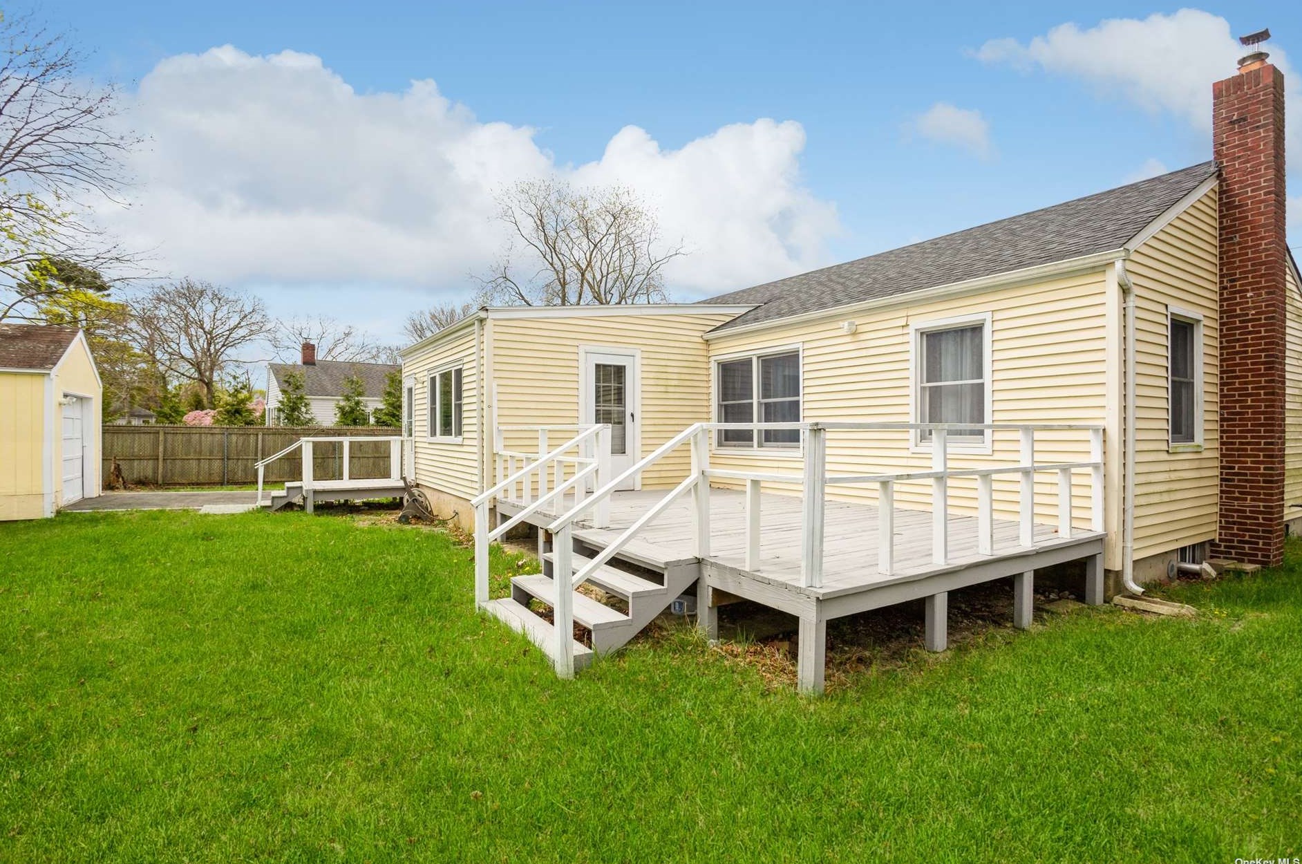 141 Chapel Ave, Canaan Lake NY  11772-5789 exterior