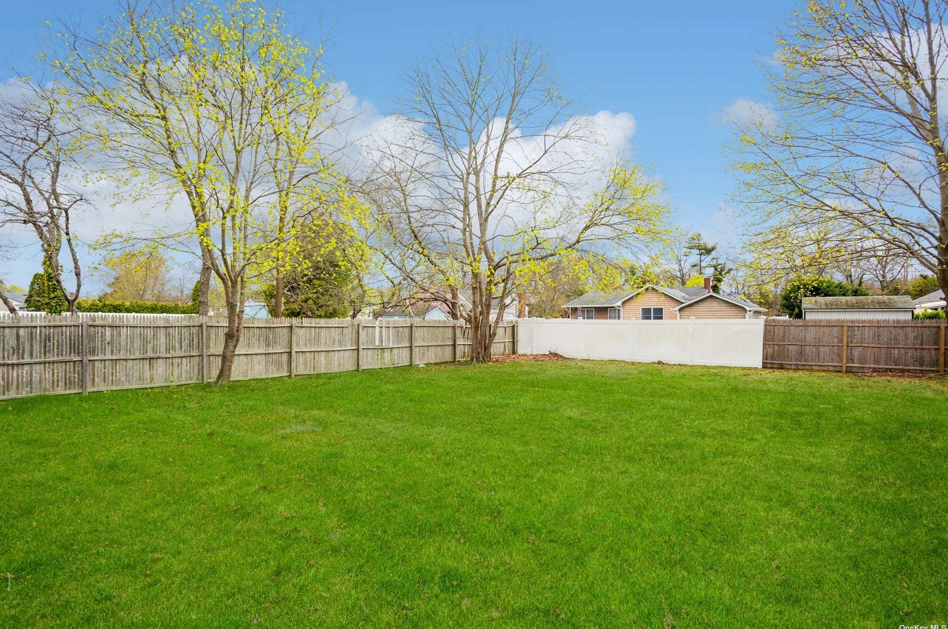 141 Chapel Ave, Canaan Lake NY  11772-5789 exterior