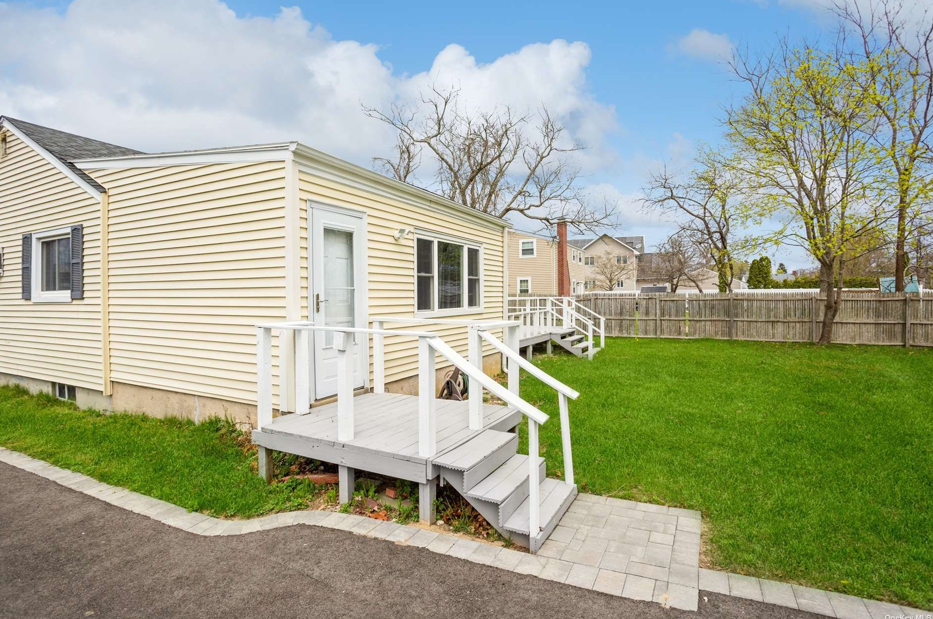 141 Chapel Ave, Canaan Lake NY  11772-5789 exterior