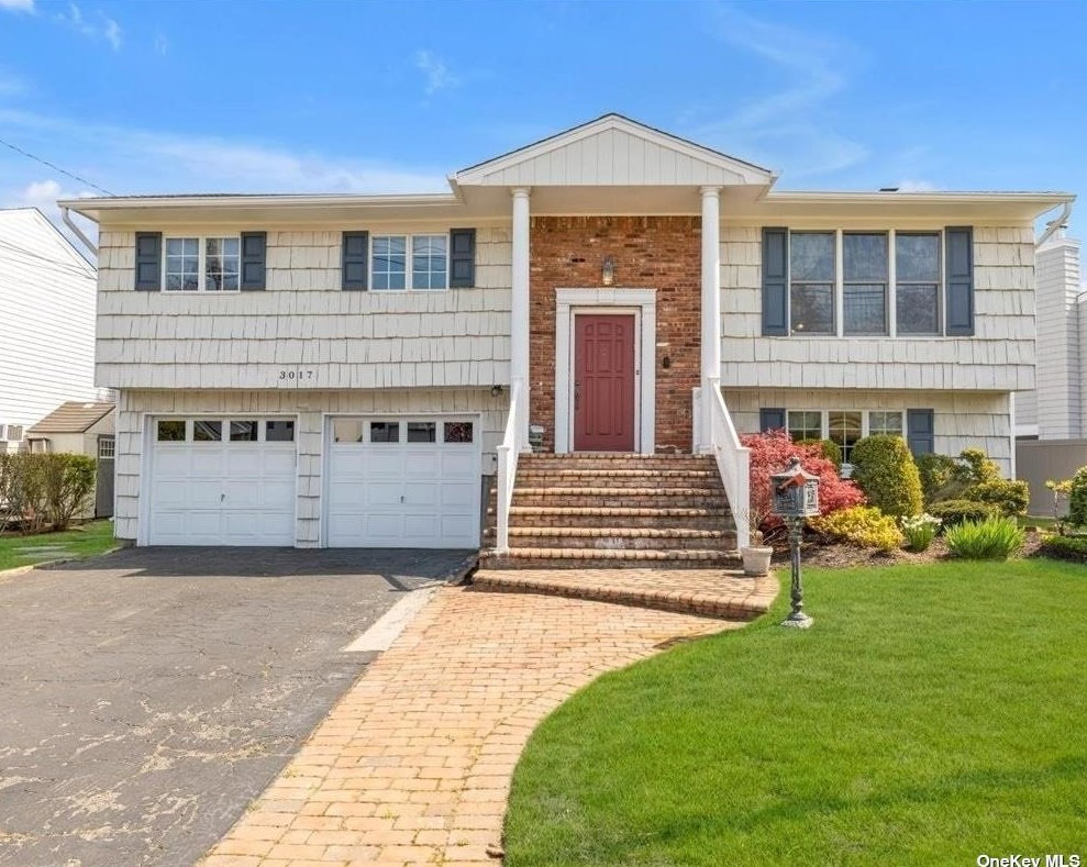 3017 Wynsum Ave, North Merrick NY  11566-5414 exterior