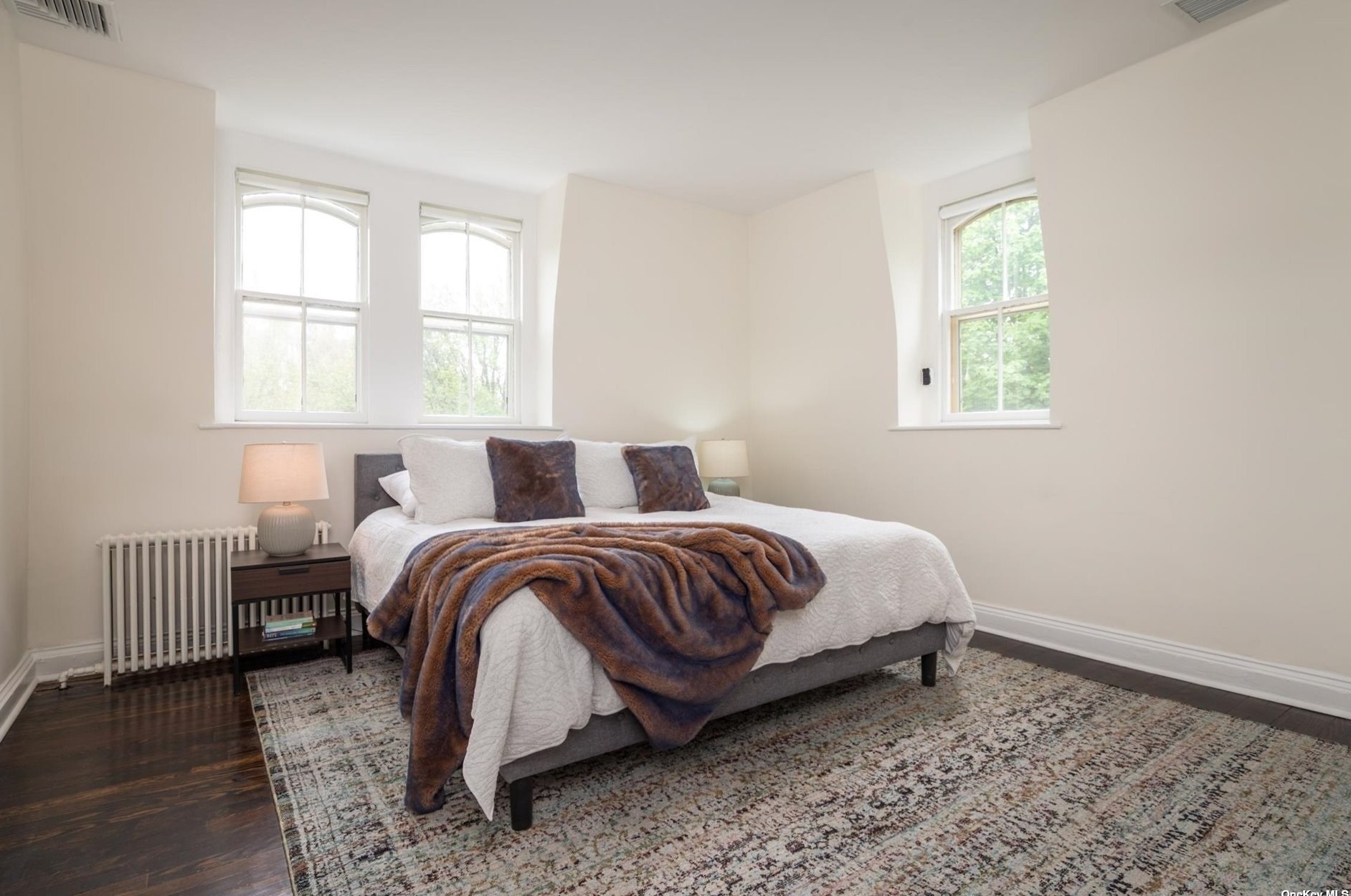 95 9th St, Garden City NY  11530-2815 exterior