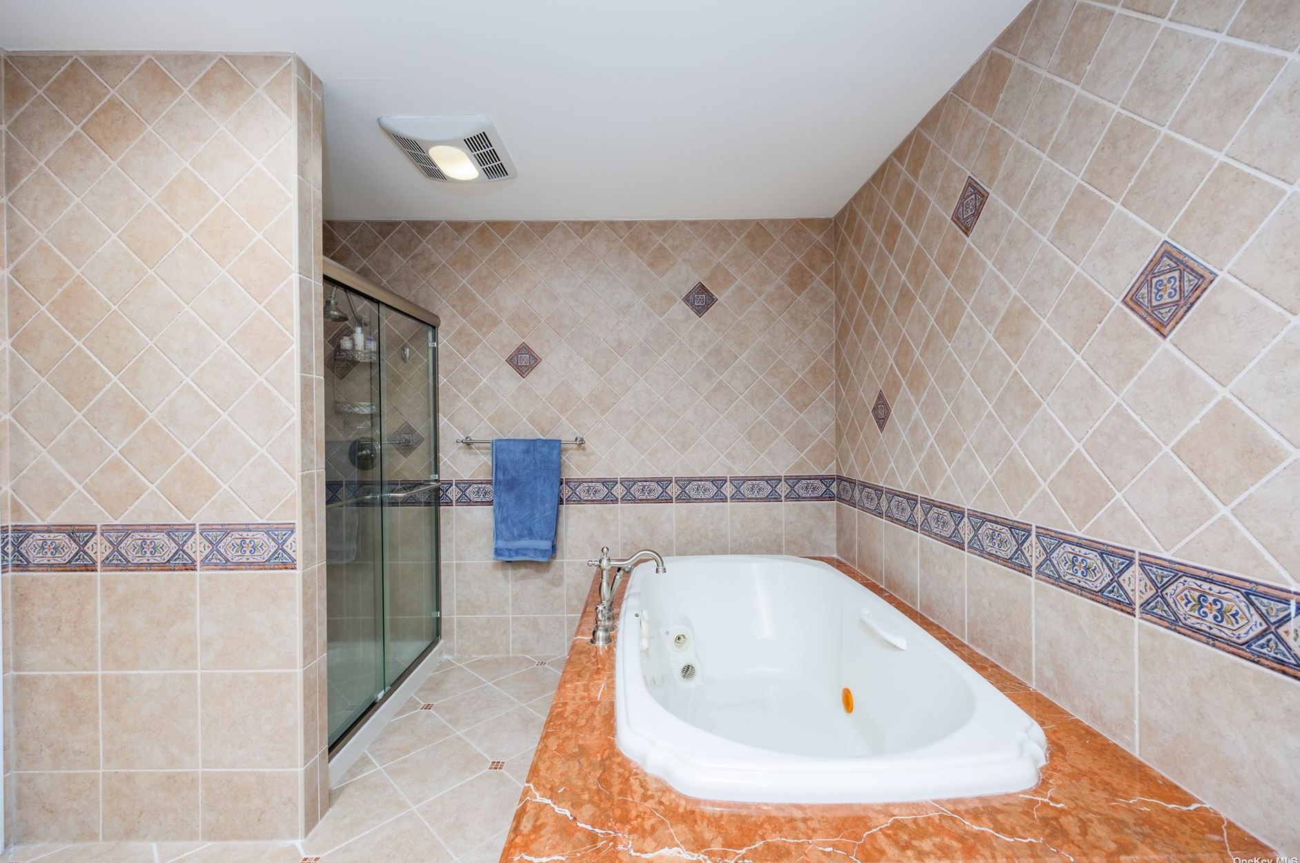 286 Arch St, Rockville Centre NY  11572-4302 exterior