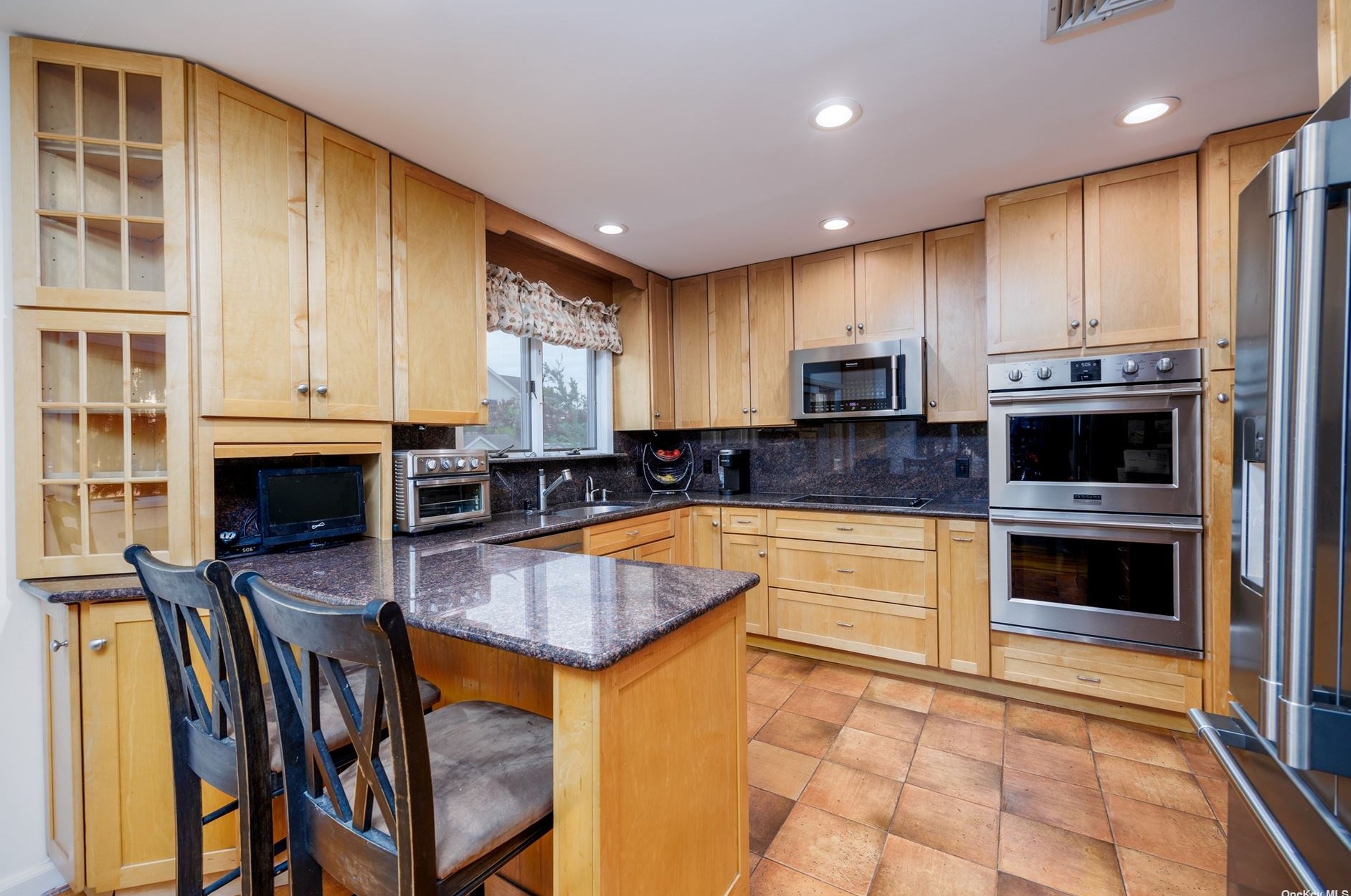 286 Arch St, Rockville Centre NY  11572-4302 exterior