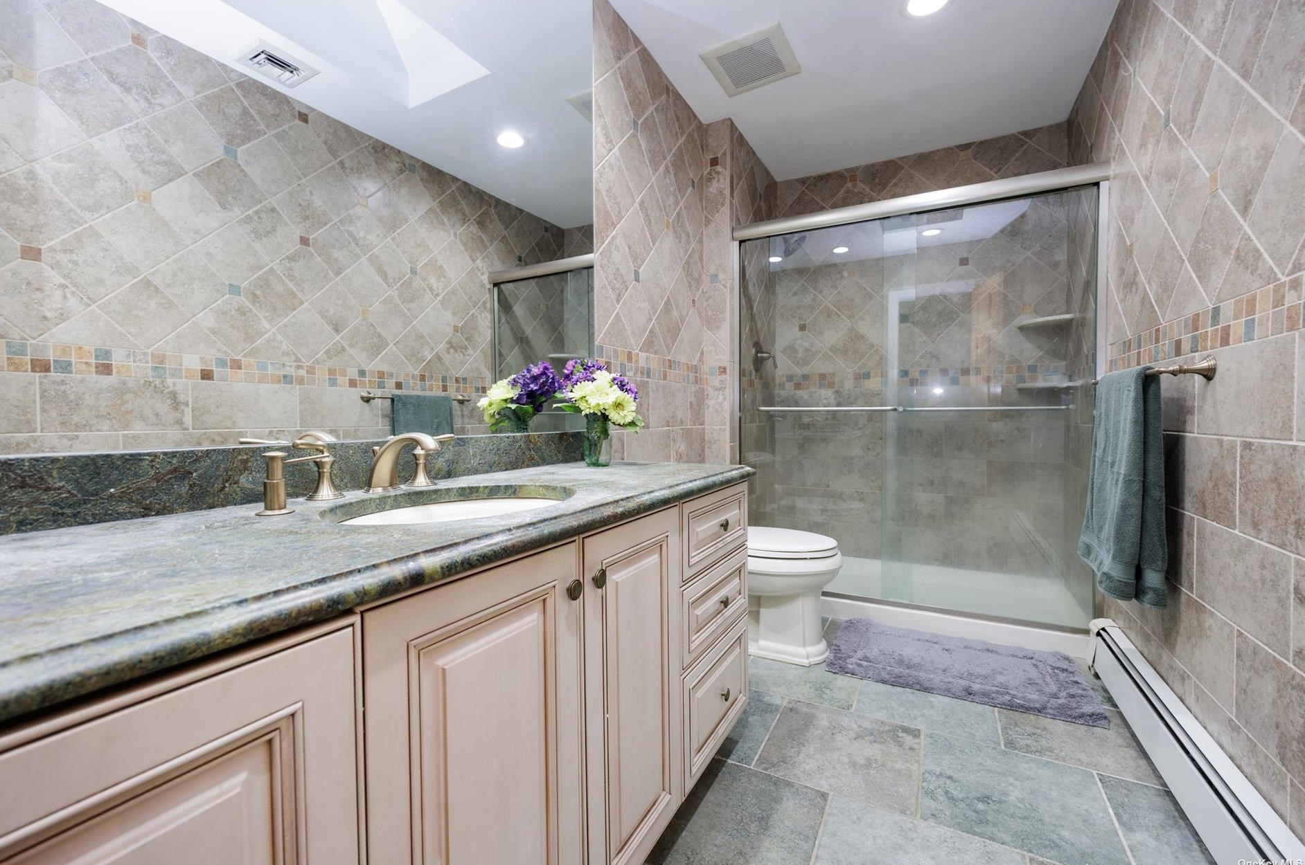 286 Arch St, Rockville Centre NY  11572-4302 exterior