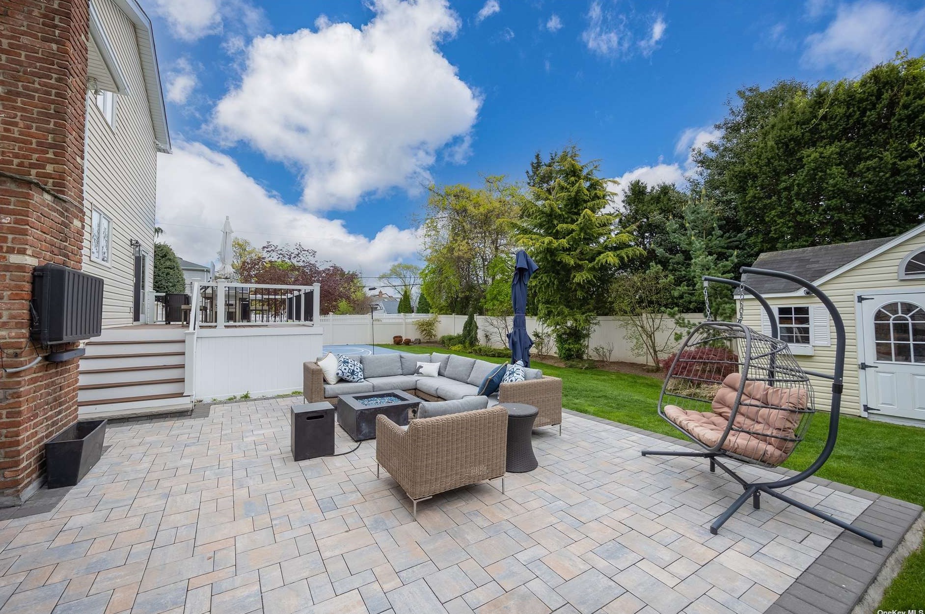 286 Arch St, Rockville Centre NY  11572-4302 exterior