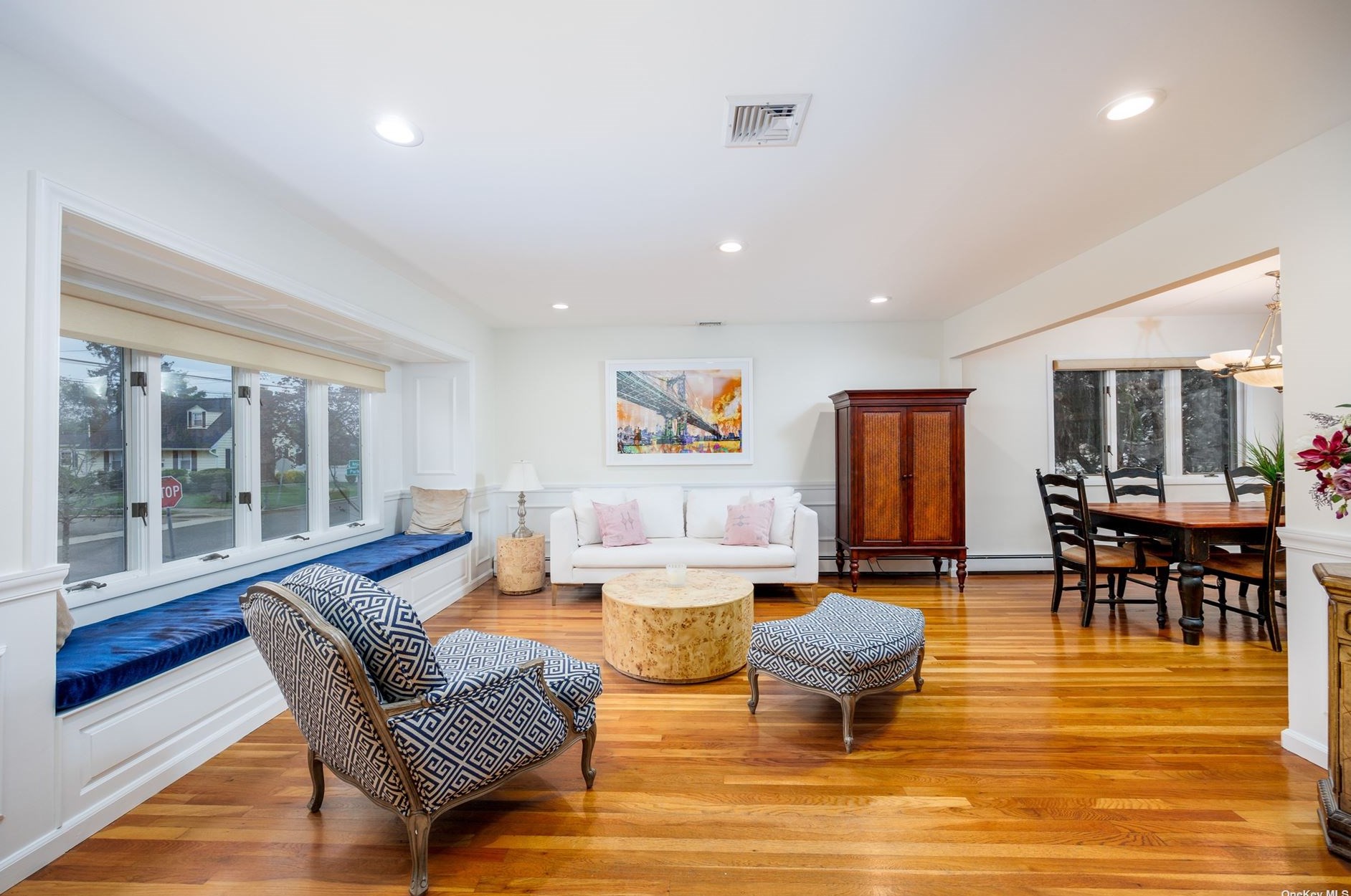 286 Arch St, Rockville Centre NY  11572-4302 exterior