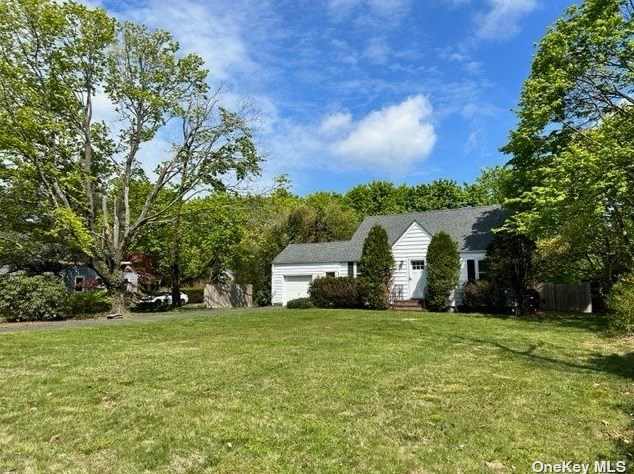 1437 Hallock Ave, Prt Jefferson Station NY  11776-1213 exterior