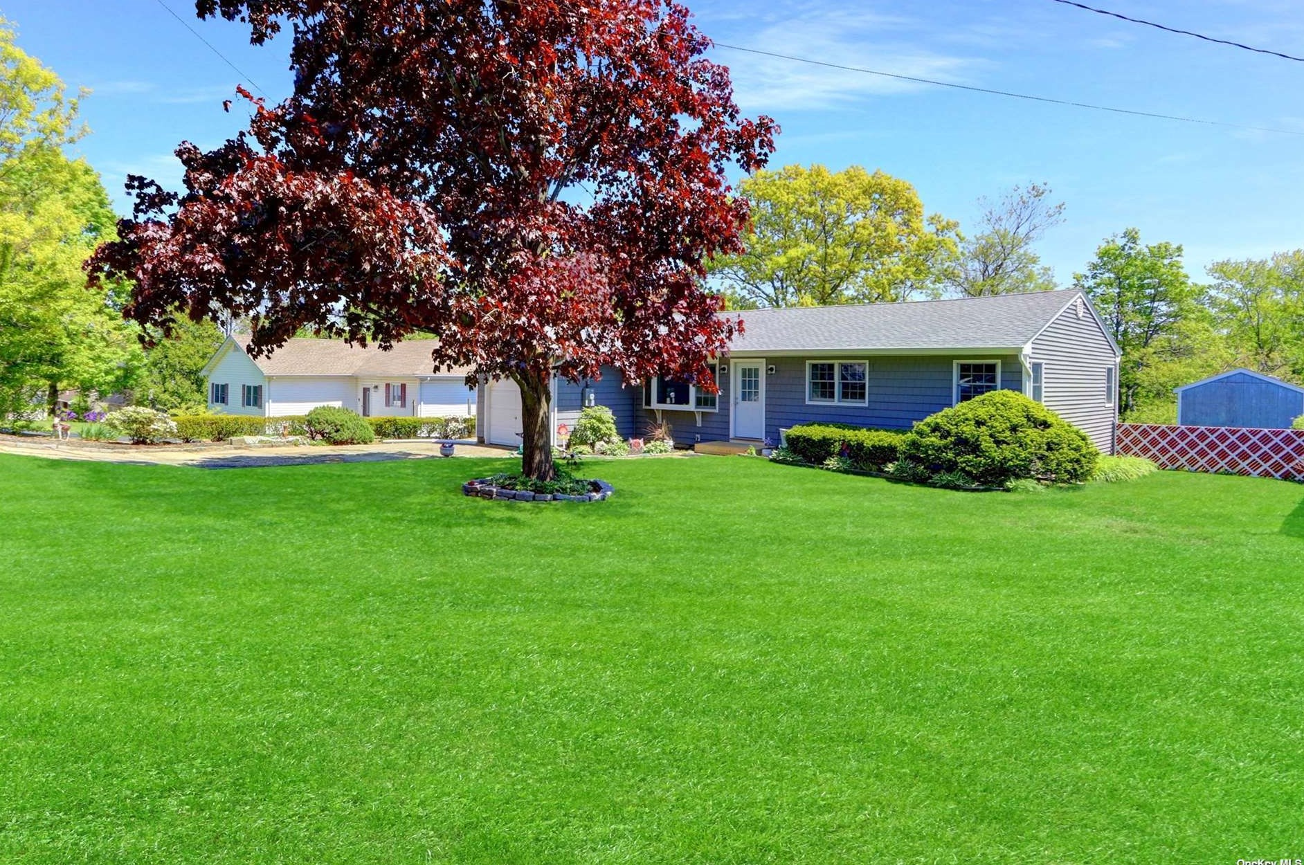 77 Serene Pl, Hauppauge NY  11788-3534 exterior