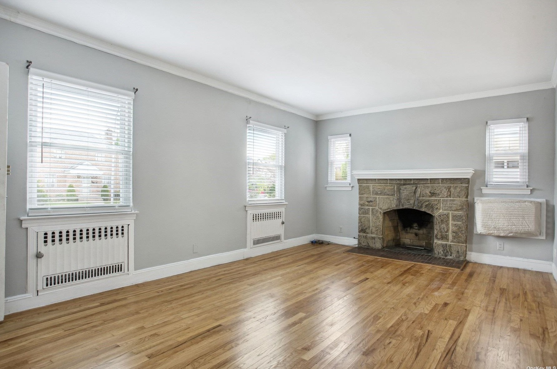 73-24 177th St, Flushing NY  11366-1520 exterior