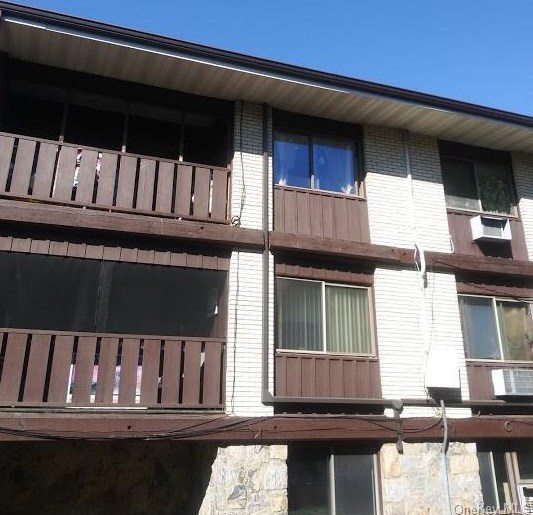 260 Main St, Chestnut Ridge NY  10965-1125 exterior