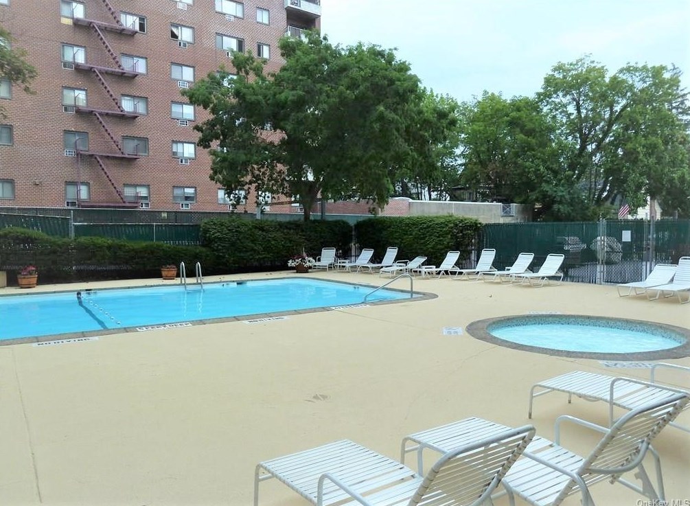 377 Westchester Ave, Rye Brook NY  10573-3603 exterior