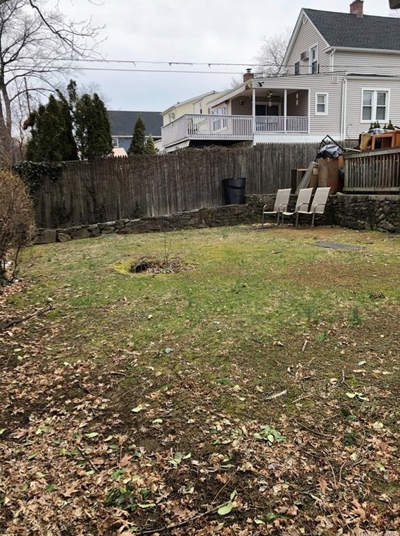 115 Ridgewood Ave, Yonkers NY 10704-2303 exterior