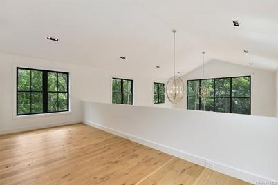 17 New St Kingston Ny 12401 Realtor Com