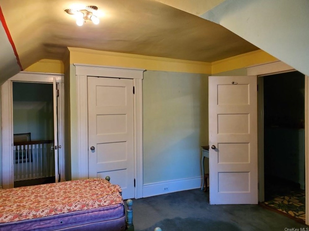 27 Berkeley Ave, Yonkers NY 10705-3712 exterior