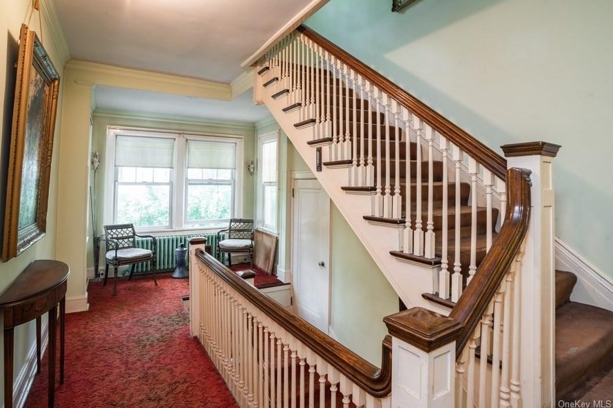 27 Berkeley Ave, Yonkers NY 10705-3712 exterior