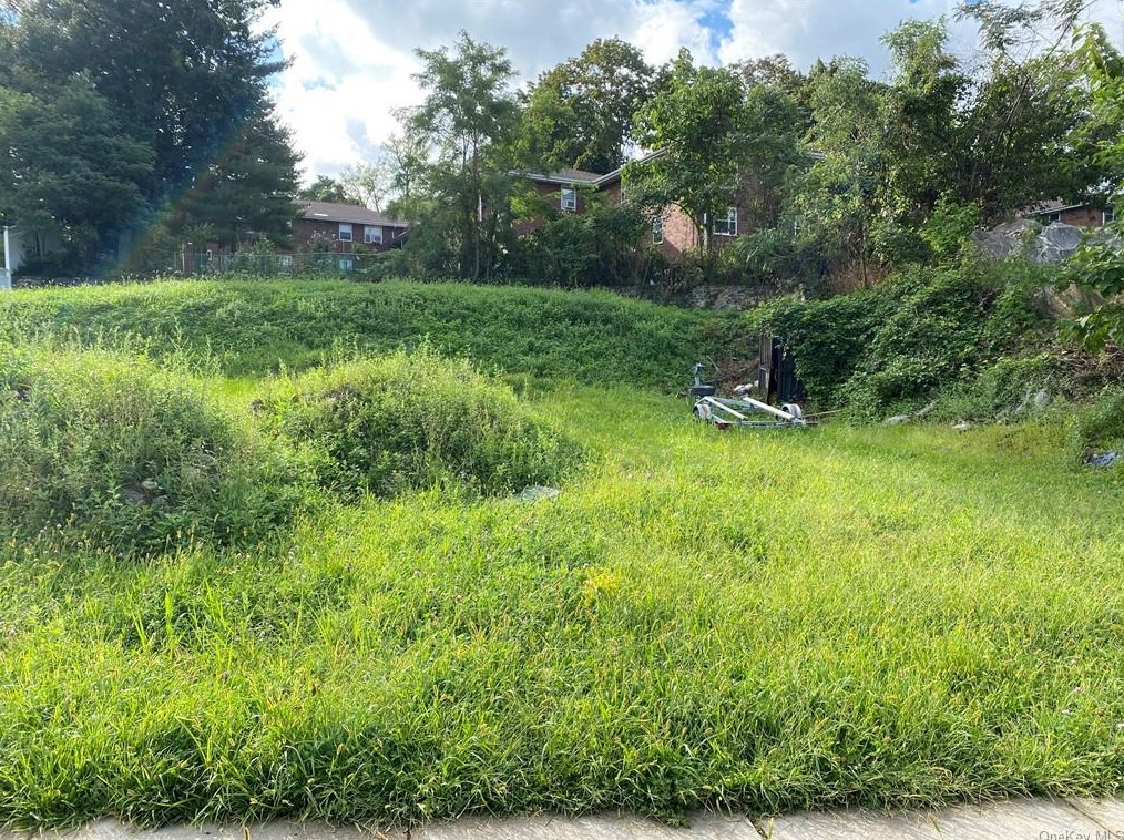 847 Palisade Ave, Yonkers NY 10703-1519 exterior