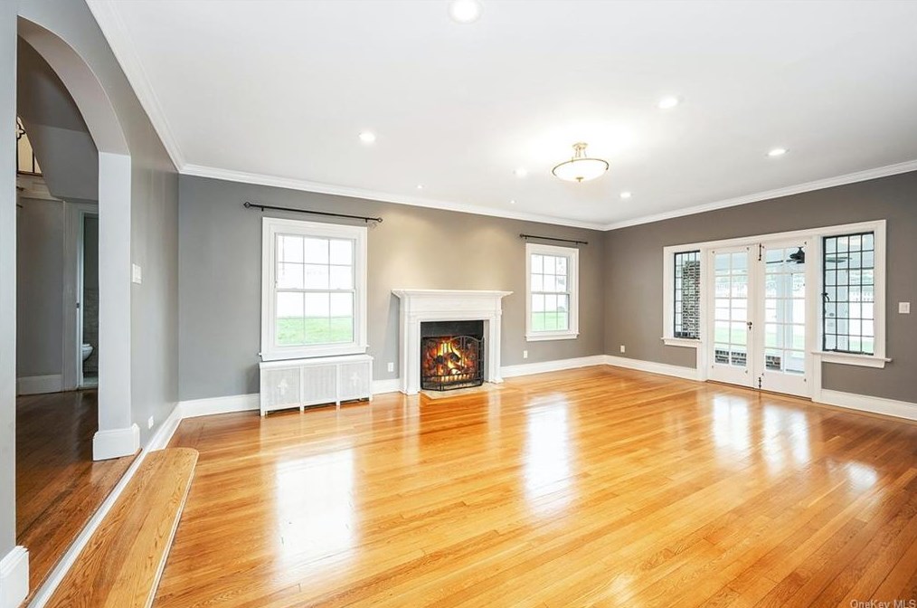 132 Longvue Ter, Yonkers NY 10710-3047 exterior