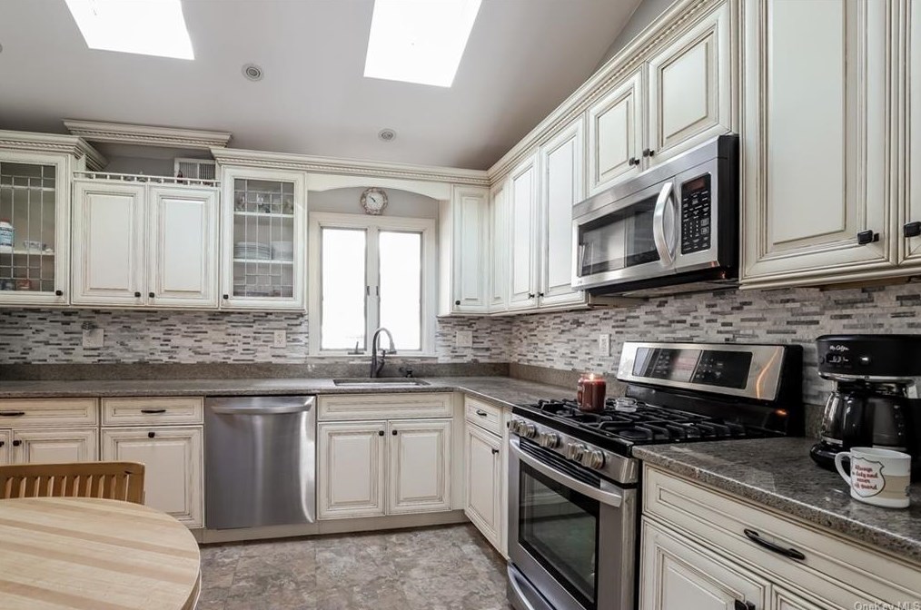 17 Willow Ln, Irvington On Hudson NY  exterior