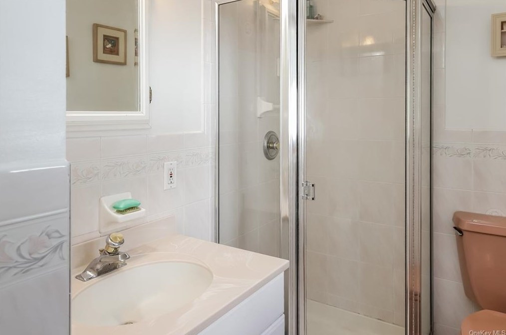 17 Willow Ln, Irvington On Hudson NY  exterior