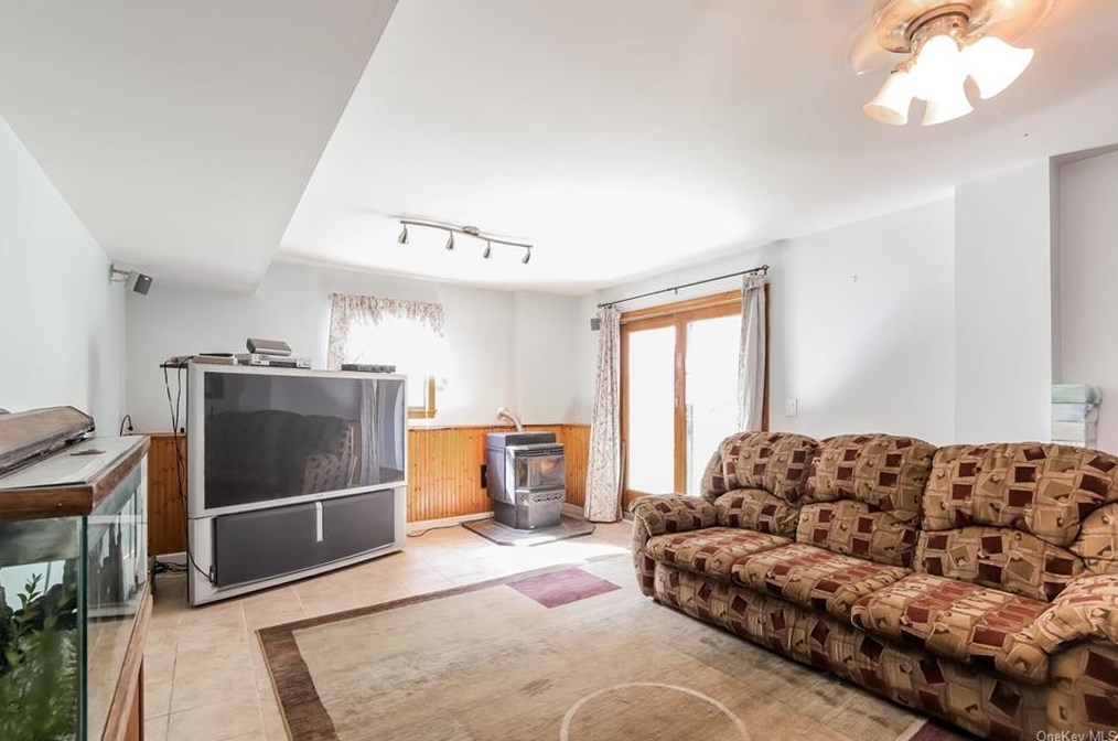 17 Willow Ln, Irvington On Hudson NY  exterior