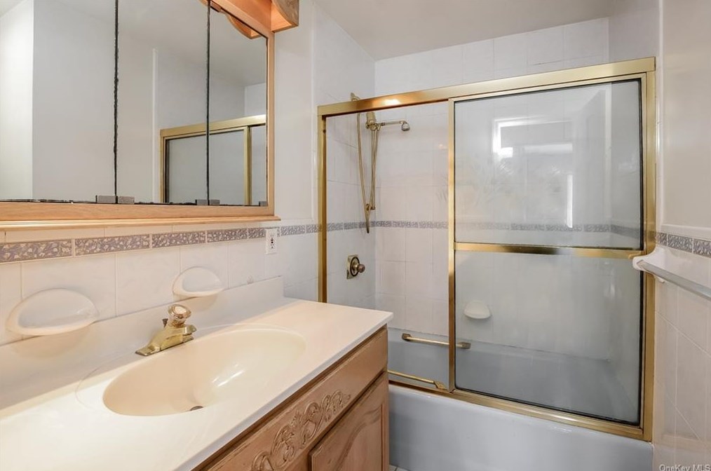 17 Willow Ln, Irvington On Hudson NY  exterior