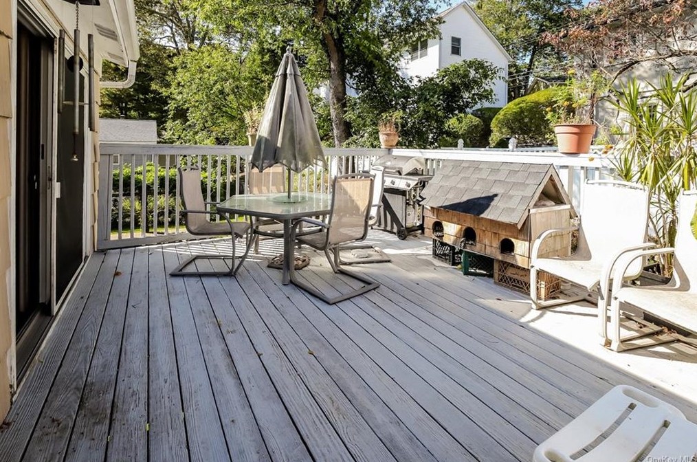 17 Willow Ln, Irvington On Hudson NY  exterior