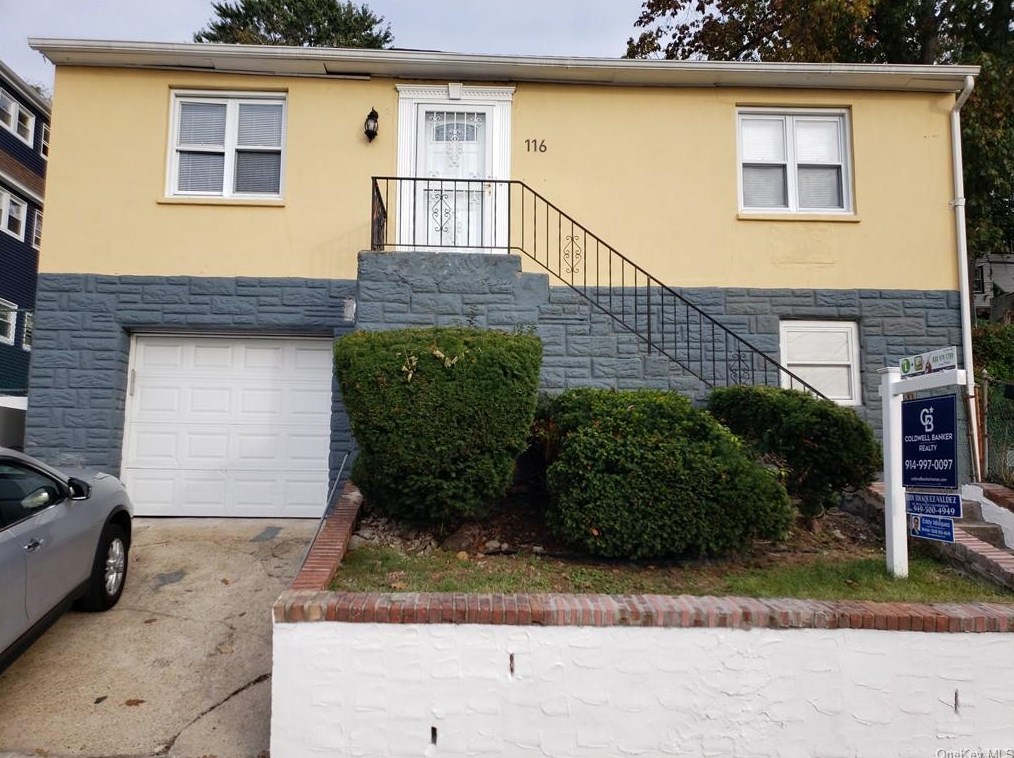 116 Livingston Ave, Yonkers NY  10705-2221 exterior