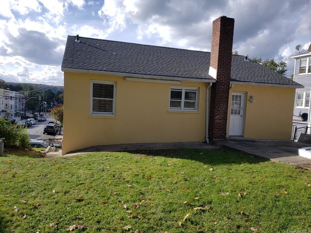 116 Livingston Ave, Yonkers NY 10705-1992 exterior