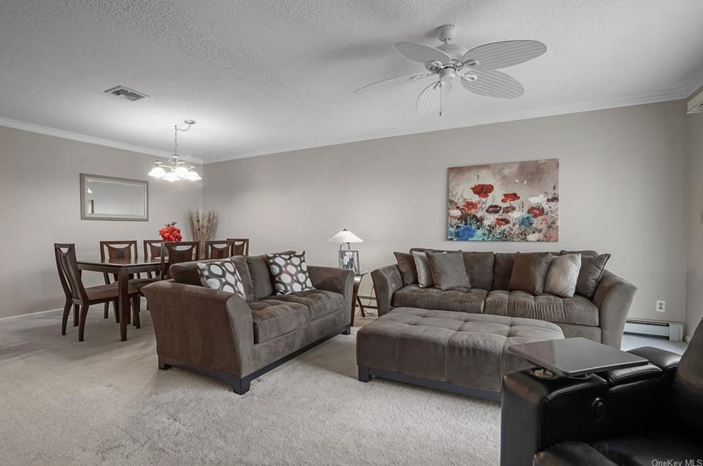 20 Elmwood Cir, Peekskill NY 10566-4953 exterior