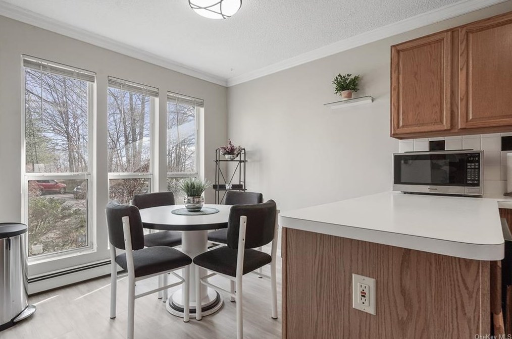 20 Elmwood Cir, Peekskill NY 10566-4953 exterior