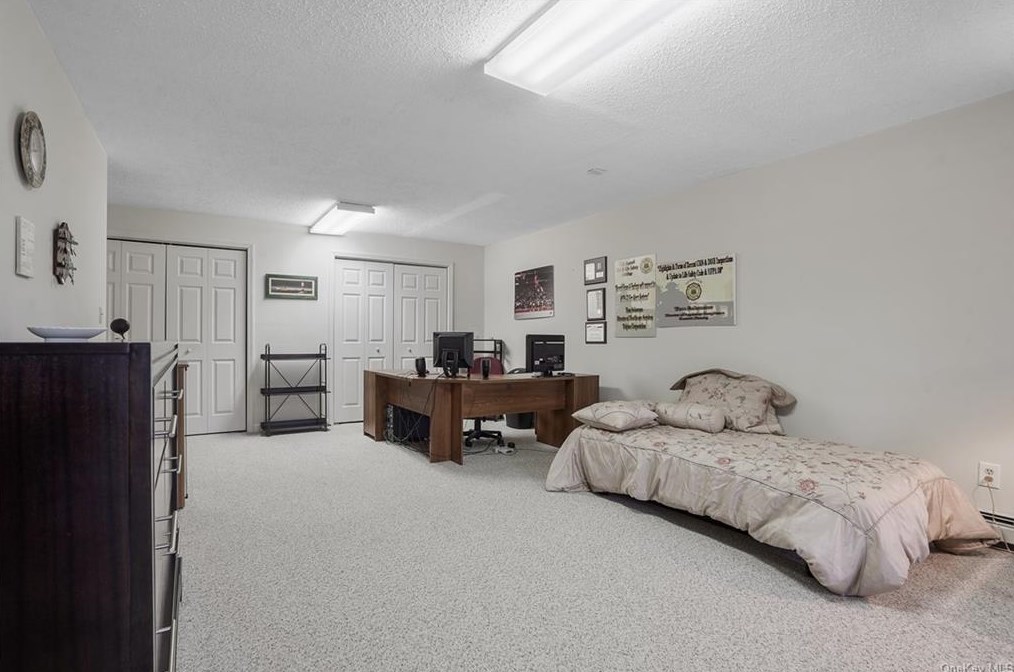 20 Elmwood Cir, Peekskill NY 10566-4953 exterior