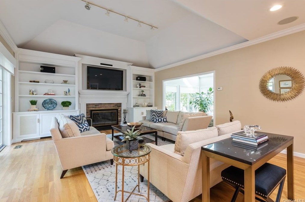 7 Mount Holly Dr, Rye NY 10580-1857 exterior