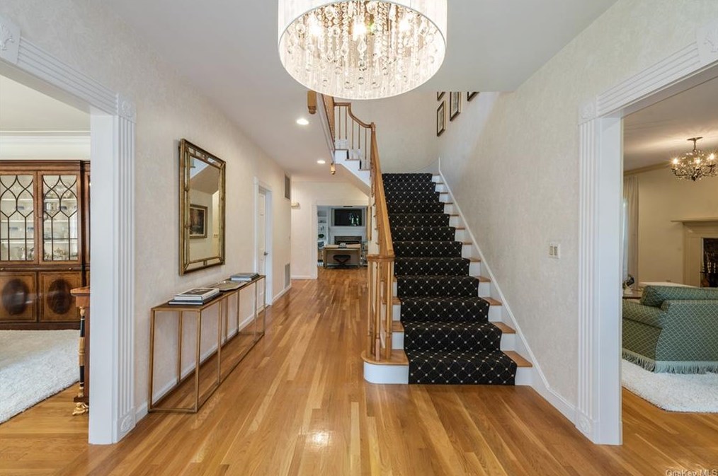 7 Mount Holly Dr, Rye NY 10580-1857 exterior