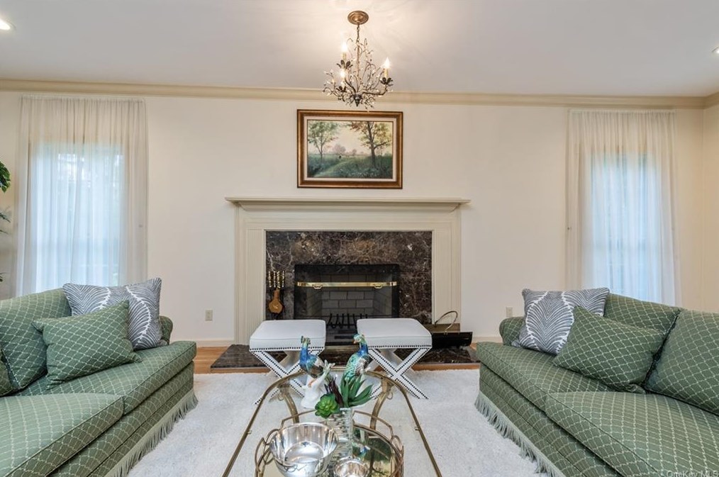 7 Mount Holly Dr, Rye NY 10580-1857 exterior